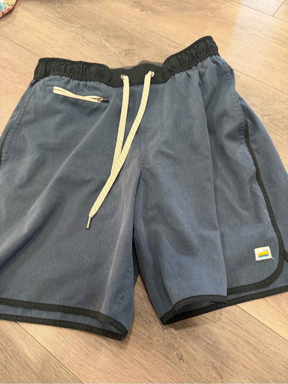 Men's Blue Drawstring Athletic Shorts with Contrasting Trim